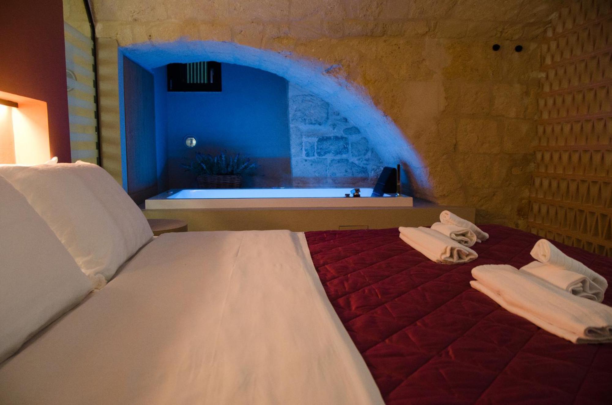 Suite Santa Caterina Монополи Екстериор снимка
